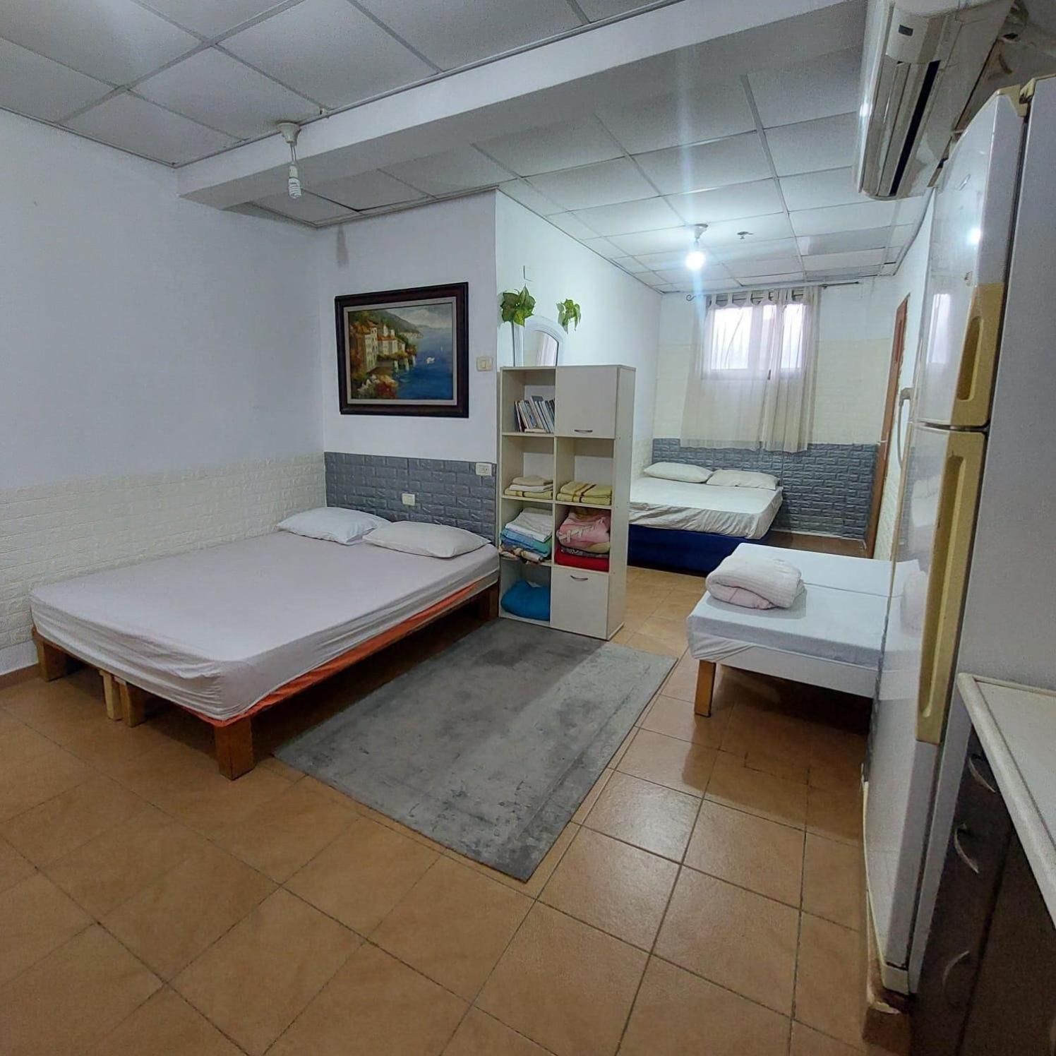 Отель Star Guest- House Or Yehuda Экстерьер фото
