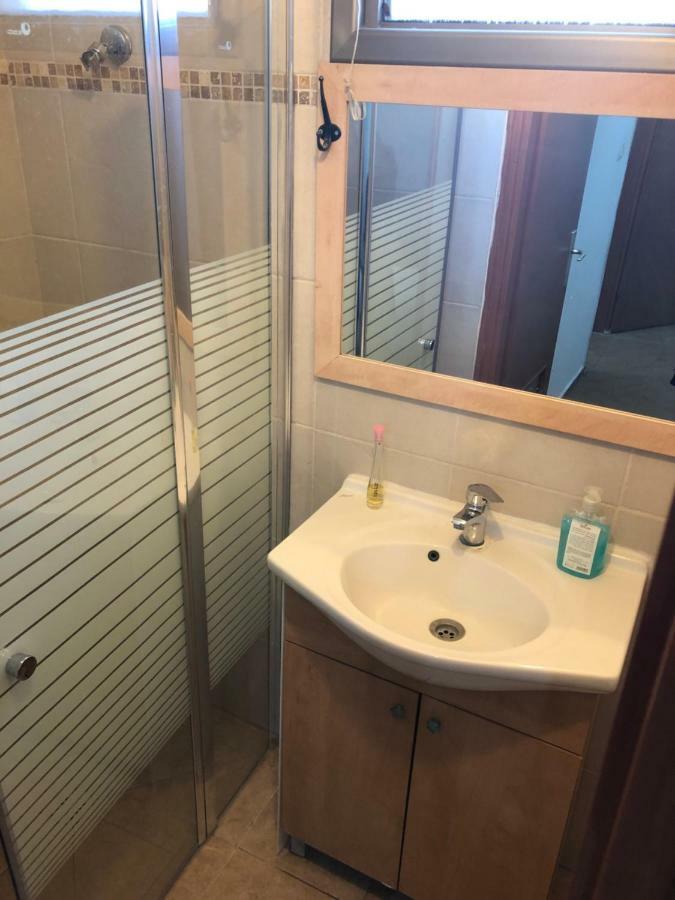 Отель Star Guest- House Or Yehuda Экстерьер фото