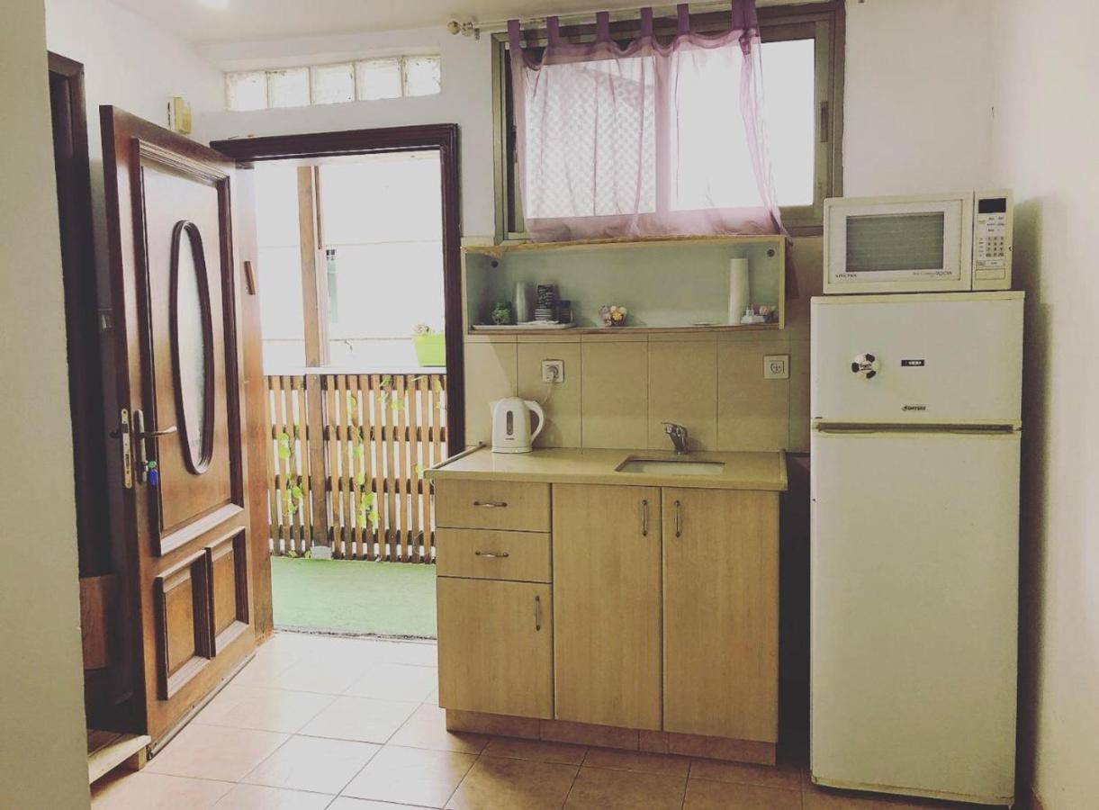 Отель Star Guest- House Or Yehuda Экстерьер фото